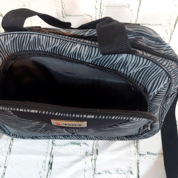 Tag Bag - Picture 3 of 7